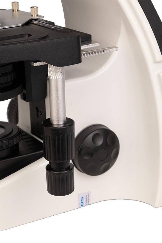 Microscópio Biológico Binocular Planacromático Infinito ICS (SISTEMA DE CORREÇÃO INFINITA) com Aumento de 40x a 1.600x e Iluminação de 5W