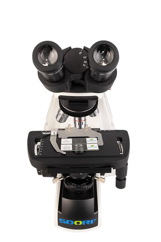 Microscópio Biológico Binocular Planacromático Infinito ICS (SISTEMA DE CORREÇÃO INFINITA) com Aumento de 40x a 1.600x e Iluminação de 5W
