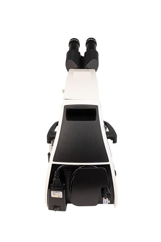 Microscópio Biológico Binocular Planacromático Infinito ICS (SISTEMA DE CORREÇÃO INFINITA) com Aumento de 40x a 1.600x e Iluminação de 5W