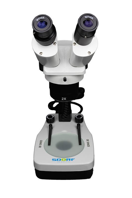 MICROSCÓPIO ESTEREOSCÓPIO BINOCULAR COM AUMENTO 20X, 40X E 80X COM ILUMINAÇÃO DE 1W